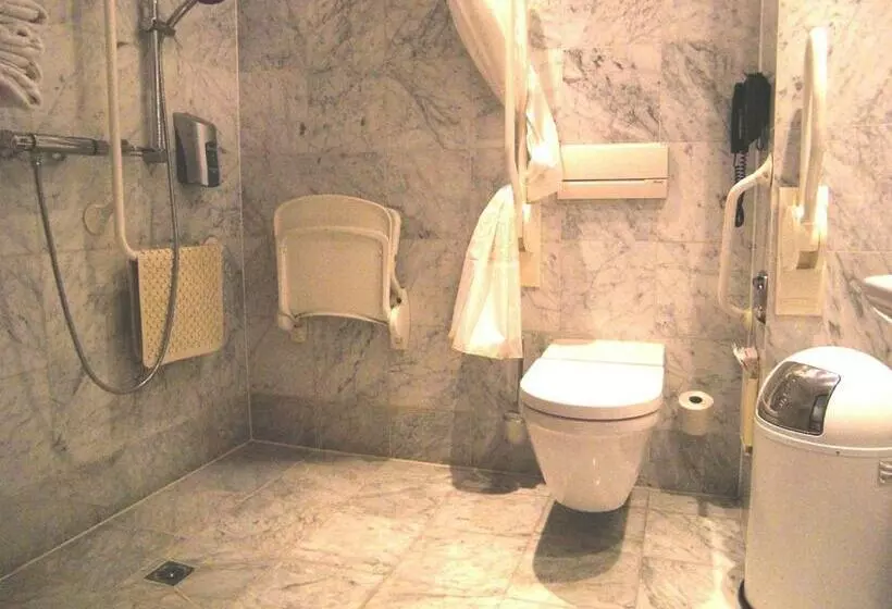 اتاق استاندارد برای معلولان, Golden Tulip Hotel De’ Medici