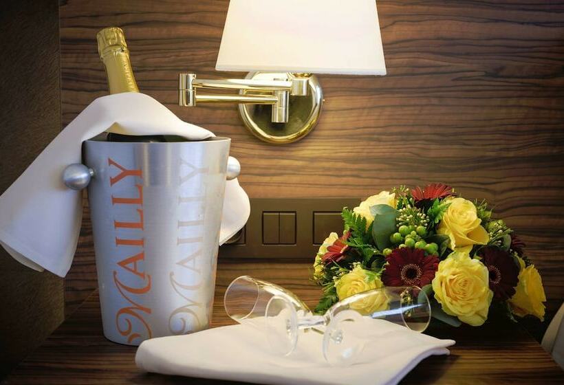 コンフォートルーム, Golden Tulip Hotel De’ Medici