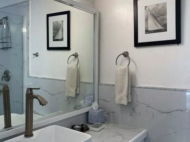 اتاق سوپریور با چشمانداز, Admiral's Inn and Gunpowder Suites
