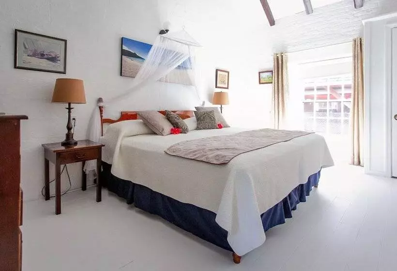 اتاق سوپریور با چشمانداز باغ, Admiral's Inn and Gunpowder Suites