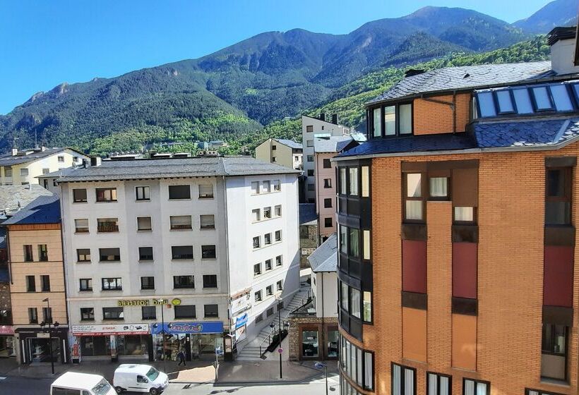 اتاق خانوادگی, Best Andorra Center