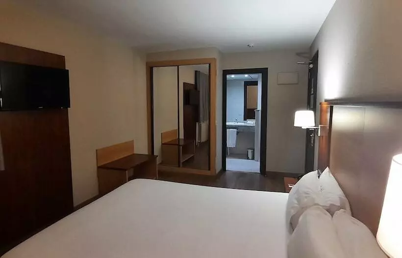 اتاق اینتریور یک تخته, Best Andorra Center
