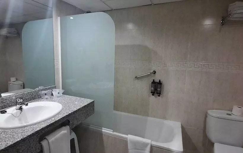 اتاق استاندارد پریمیوم سه تخته, Best Andorra Center