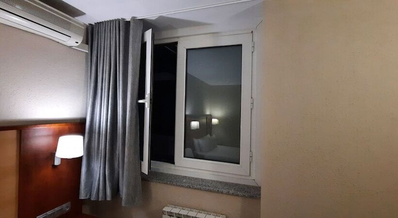 اتاق استاندارد پریمیوم سه تخته, Best Andorra Center