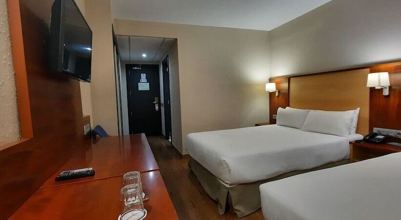 اتاق استاندارد پریمیوم سه تخته, Best Andorra Center