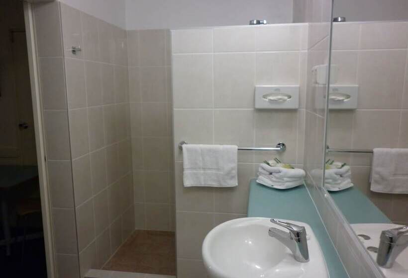 Семейный Номер, Applegum Inn