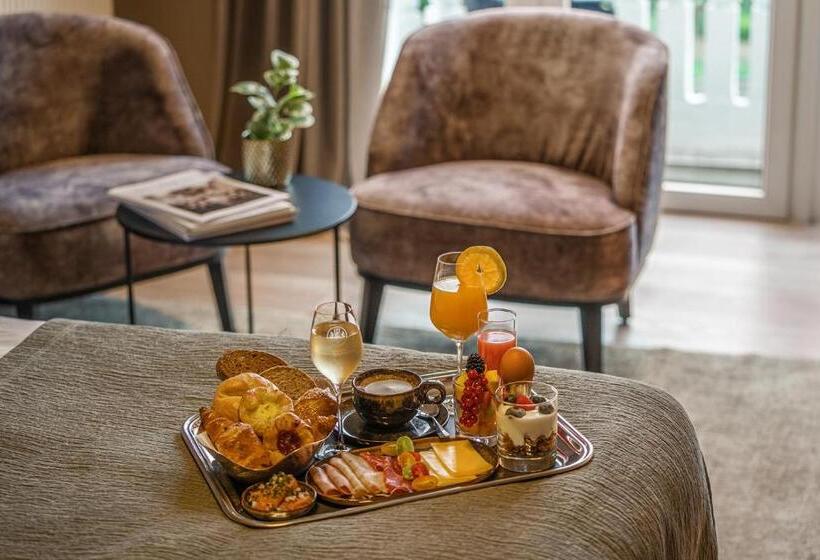 高级大房间, Britannia