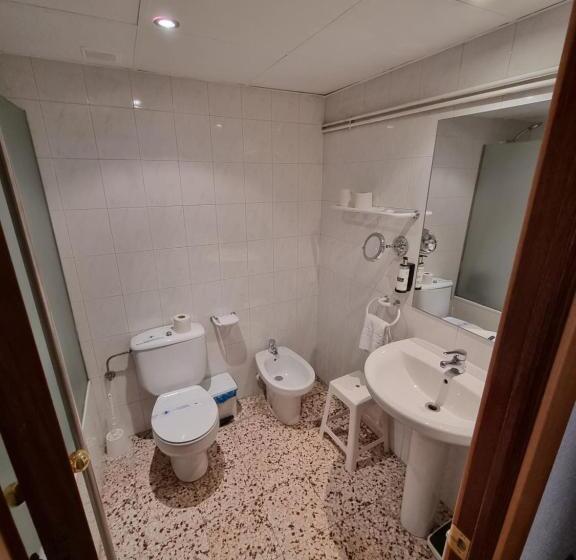 اتاق استاندارد سه نفره, Cims Pas De La Casa