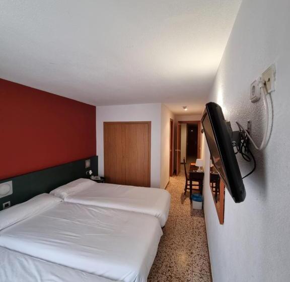 اتاق استاندارد سه نفره, Cims Pas De La Casa