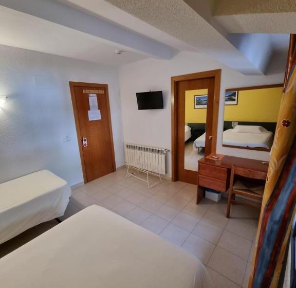 اتاق استاندارد سه نفره, Cims Pas De La Casa