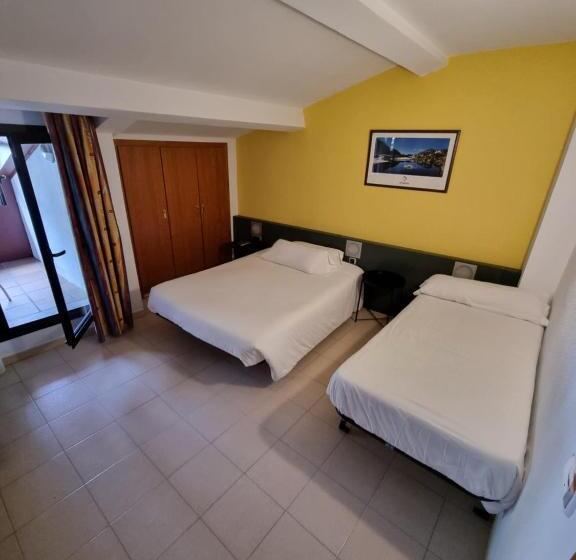 اتاق استاندارد سه نفره, Cims Pas De La Casa