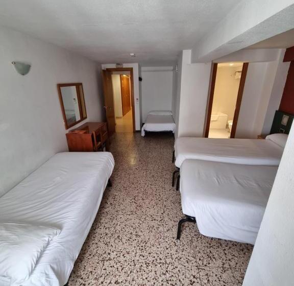 اتاق استاندارد چهار تخته, Cims Pas De La Casa