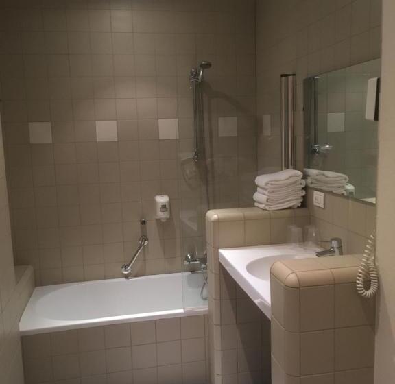 اتاق لوکس چهار تخته, Du Commerce