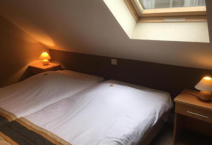 اتاق لوکس چهار تخته, Du Commerce