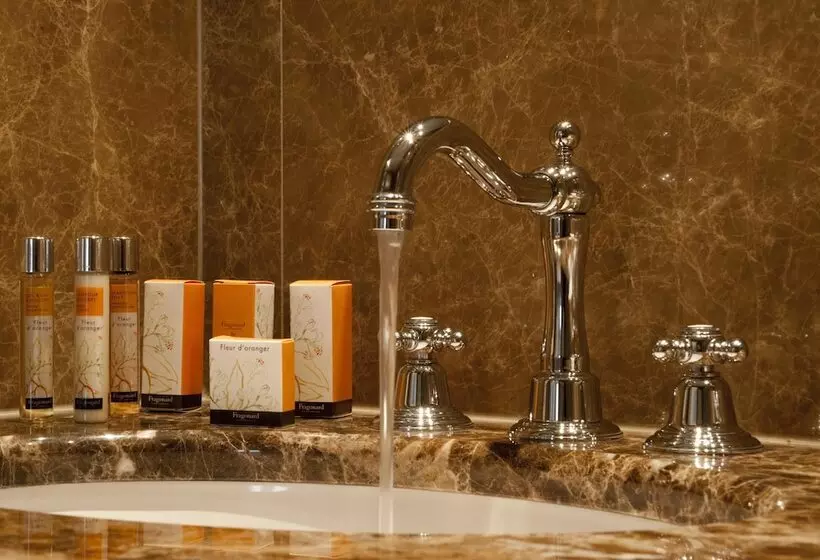 اتاق اجرایی, Dukes  Palace Residence   By Dukes  Hotel Collection