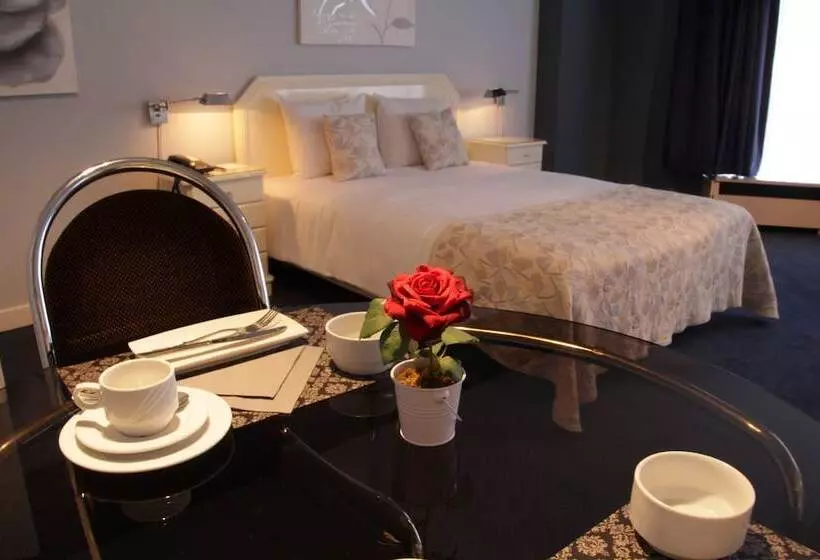 اتاق کلاس بیزنس, First Euroflat