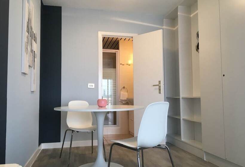 اتاق کلاس بیزنس, First Euroflat