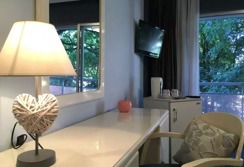 اتاق استاندارد, First Euroflat