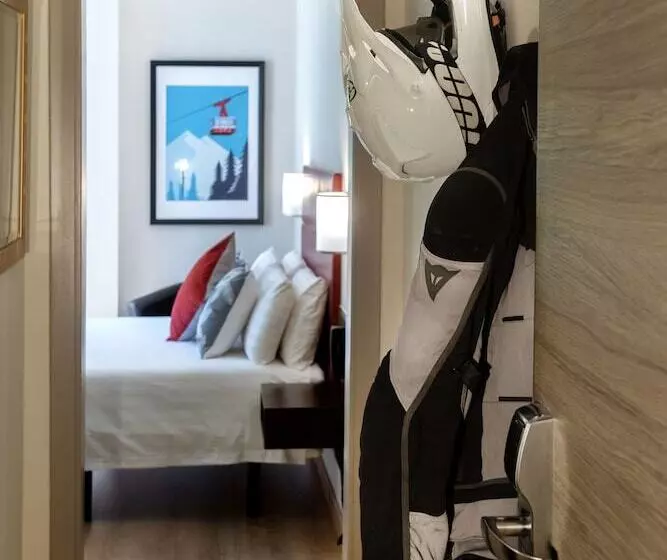 Habitació Quàdruple Estàndard, Palarine