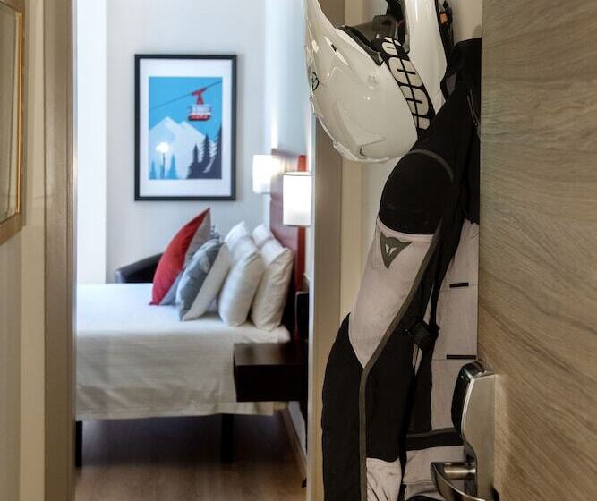 اتاق استاندارد سه نفره, Palarine