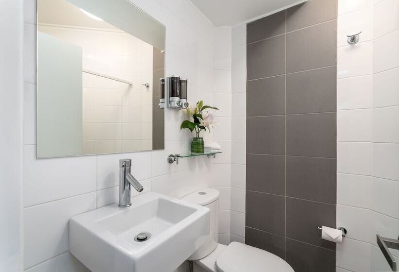 标准三人间, Park Regis City Centre