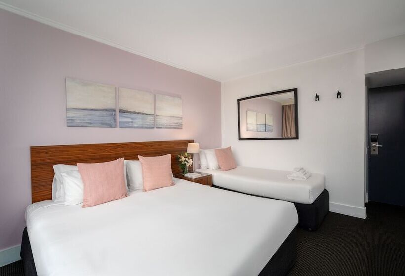 标准三人间, Park Regis City Centre