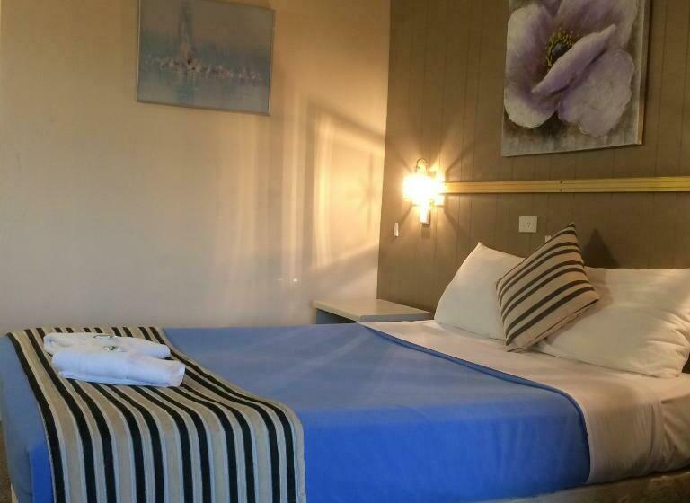 סוויטה משפחתית, Riverview Motor Inn