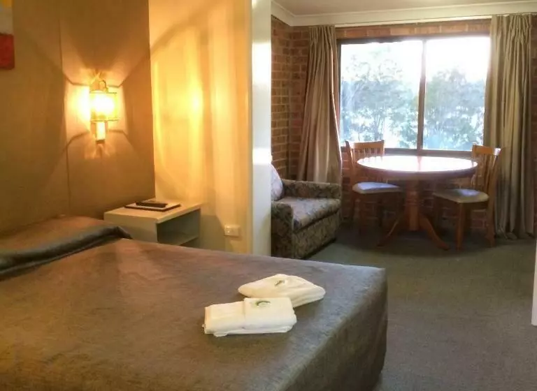 スイート, Riverview Motor Inn