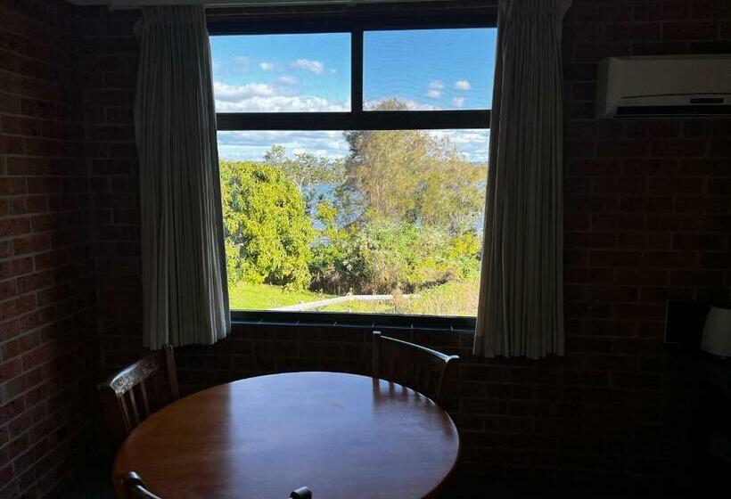 סוויטה, Riverview Motor Inn