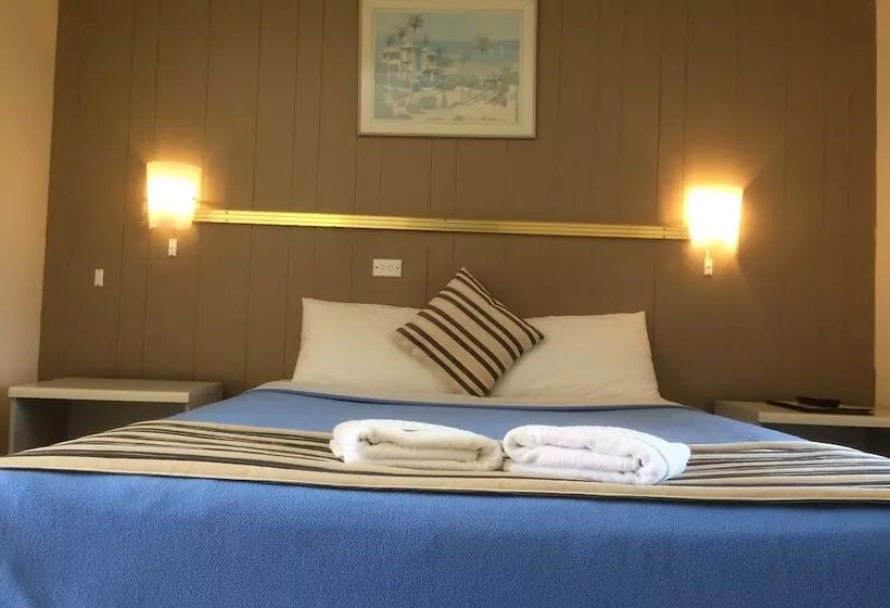 ファミリールーム, Riverview Motor Inn