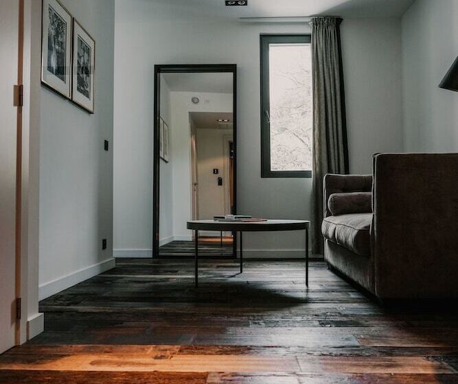 Номер Стандарт, Sanglier