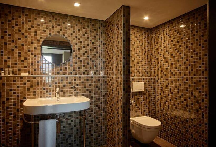 豪华房间, Serwir