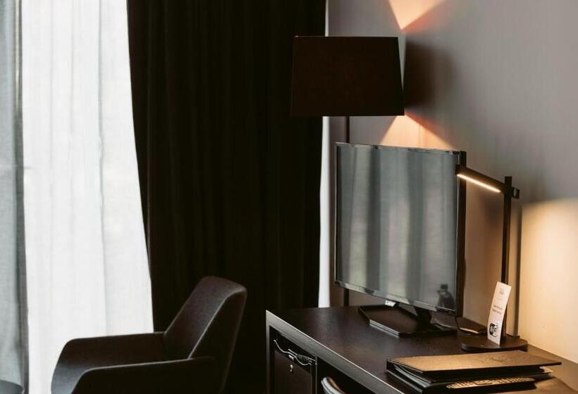 高级大房间, Serwir