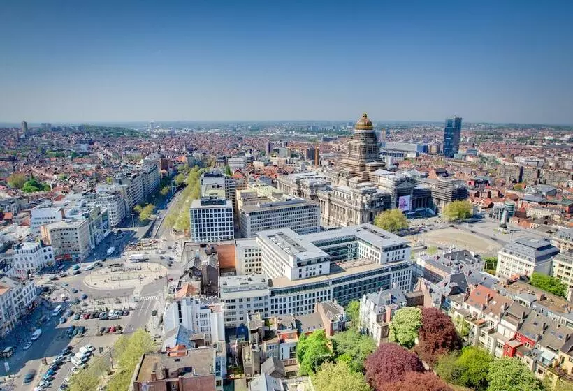 اتاق سوپریور با چشم‌انداز, The Hotel Brussels
