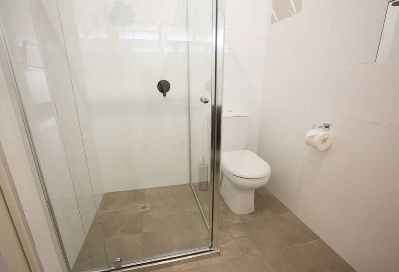 اتاق استاندارد, The Matador