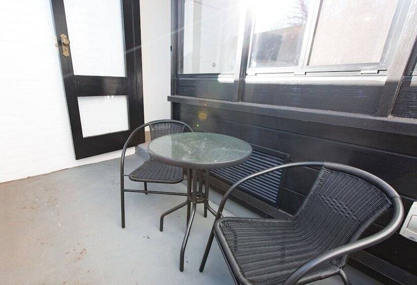 اتاق استاندارد, The Matador