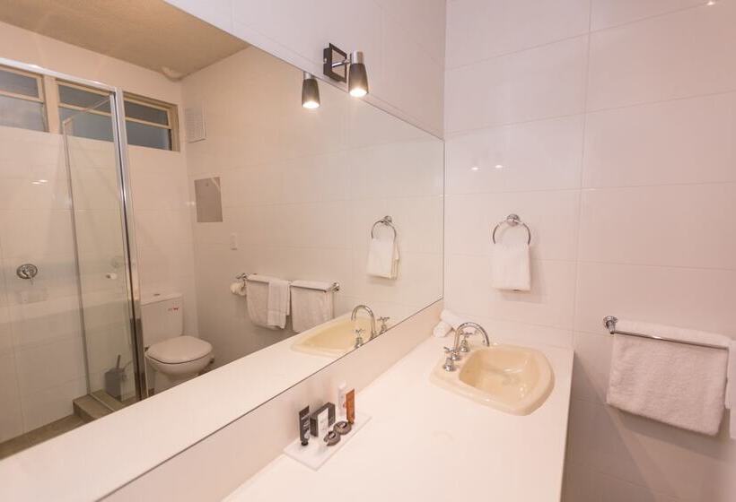 اتاق استاندارد, The Matador