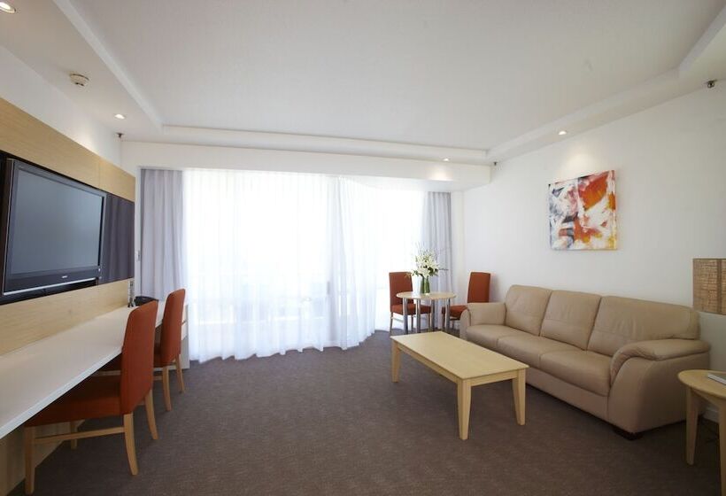 Люкс Повышенной Комфортности, The Ville Resort Casino