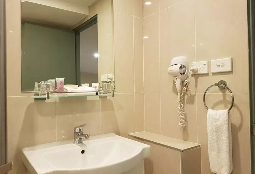 エコノミールーム, Twin Towers Inn