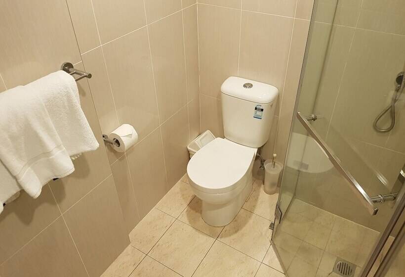 חדר אקונומי, Twin Towers Inn