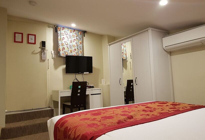 חדר אקונומי, Twin Towers Inn