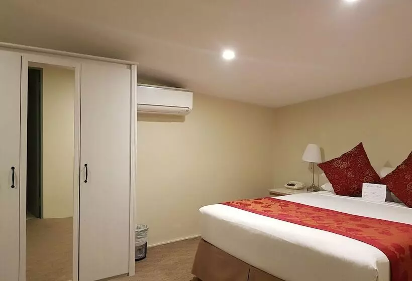 エコノミールーム, Twin Towers Inn