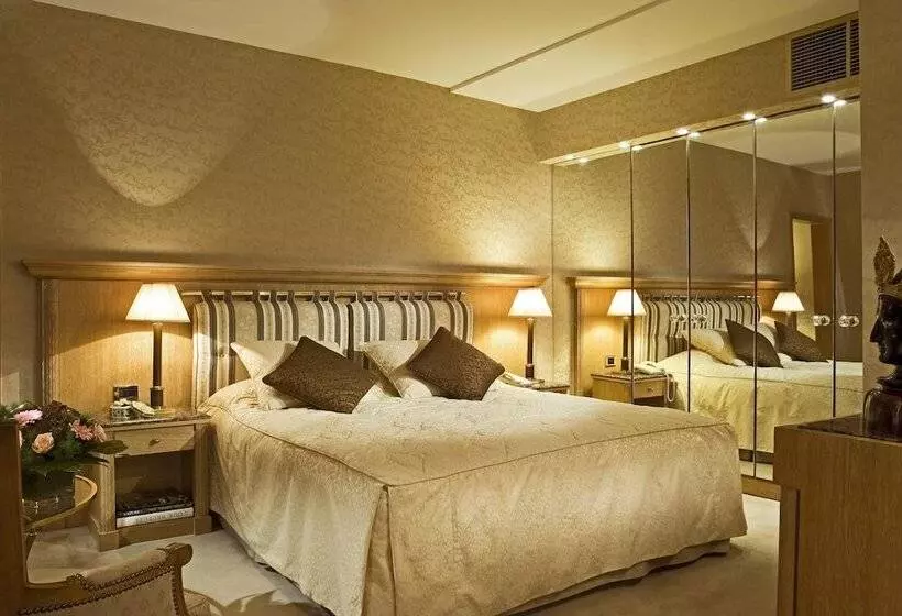 سوئیت رویال, Warwick Brussels  Grand Place