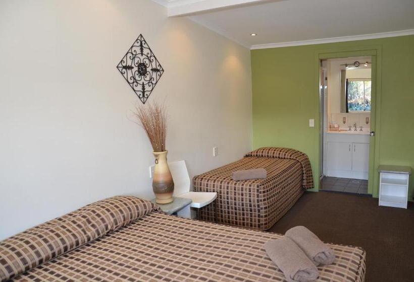 غرفة عائلية, Warwick Motor Inn