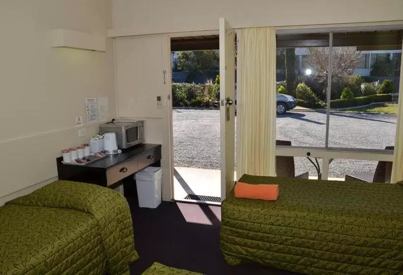 Family Room, Warwick Motor Inn