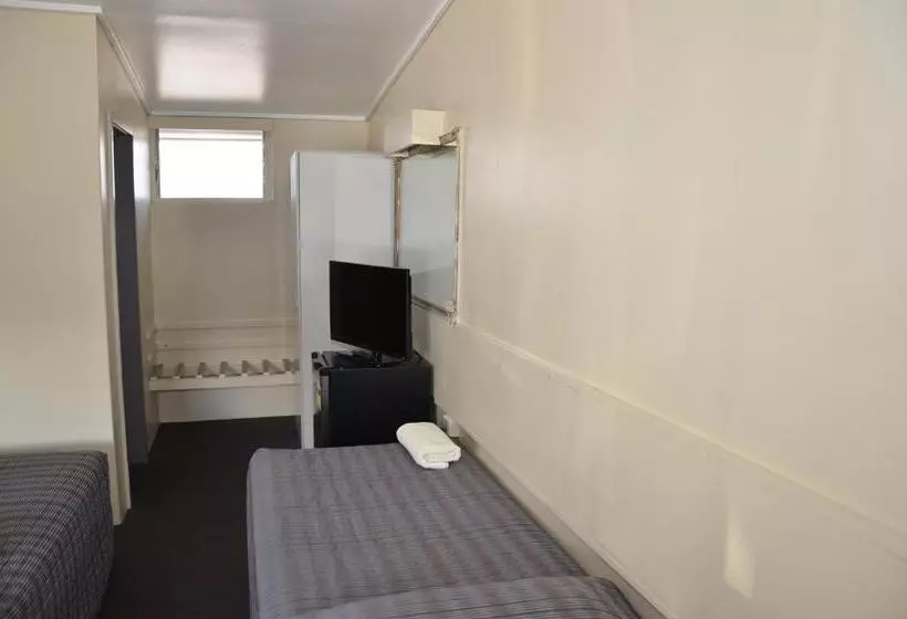Family Room, Warwick Motor Inn