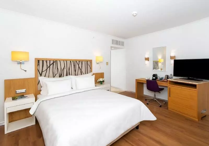 اتاق سوپریور چهار تخته, Seahaven Resort