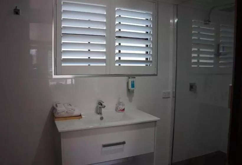 اتاق استاندارد, Waves Motel And Apartments