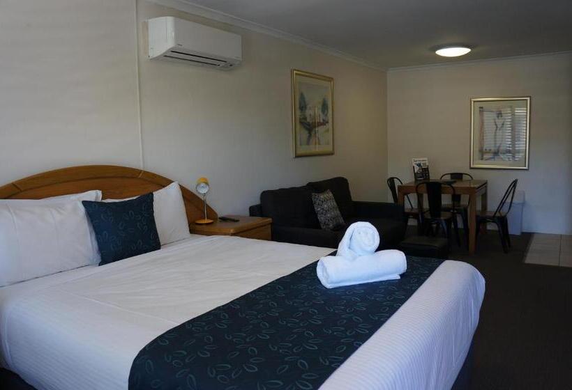 Suite Queen Bed, Waves Motel And Apartments