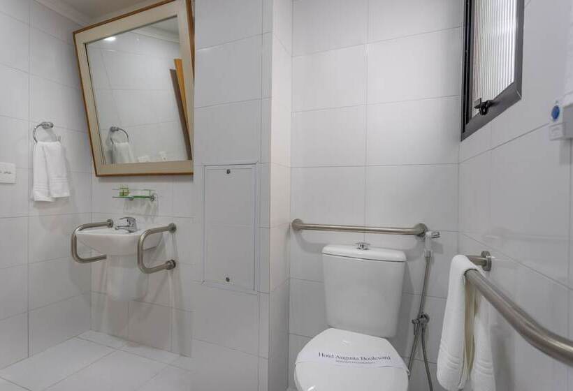 اتاق استاندارد, Augusta Boulevard